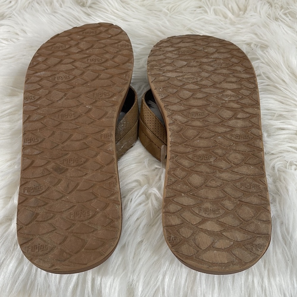 FLOJOS LEVEE Men’s Brown Flip Flop Built tough with a wide strap & arch support - Picture 7 of 9